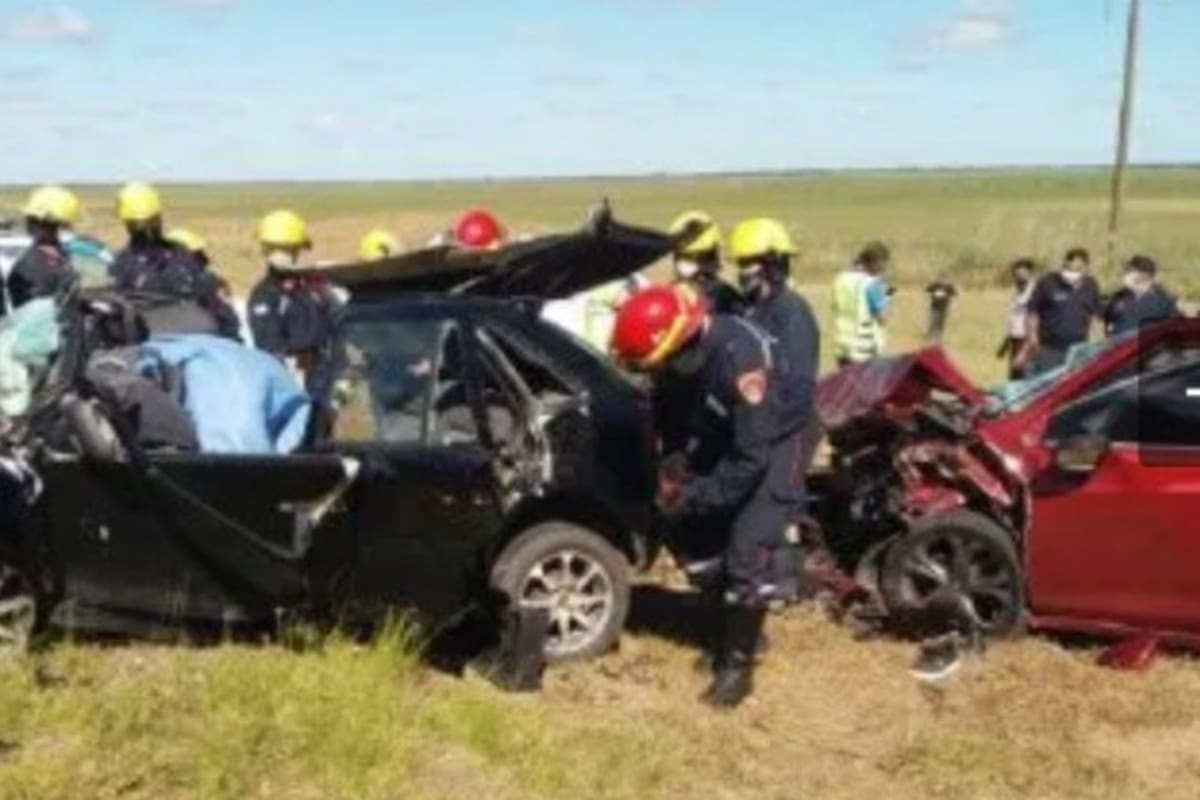 Ruta 11. Dos muertos y varios heridos por un choque frontal a la altura de Costa Esmeralda, cerca de Pinamar
