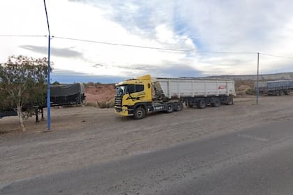 Ruta Provincial 6, en el Alto Valle de Río Negro, cerca de General Roca