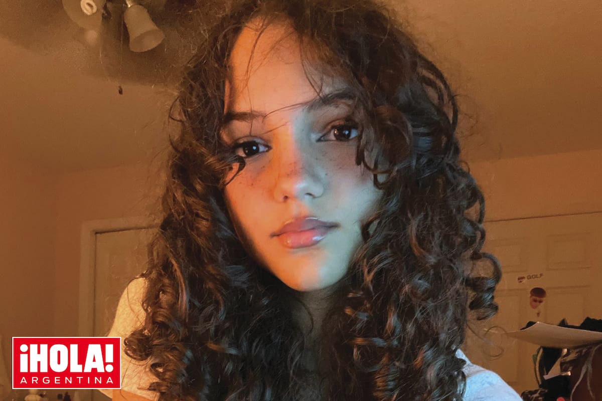 Ruth Ann que, según dicen quienes la conocen, heredó el sentido del humor de su papá, el ginecólogo Julio Iglesias Puga, y la belleza de su mamá, la exmodelo Ronna Keitt. A la hermana de la superestrella Julio Iglesias le gusta cantar, aunque no lo hace profesionalmente. Además, a punto de entrar en la universidad, ama la cultura japonesa y es fan de la saga de Star Wars y de las actrices Jenna Ortega y Zendaya.