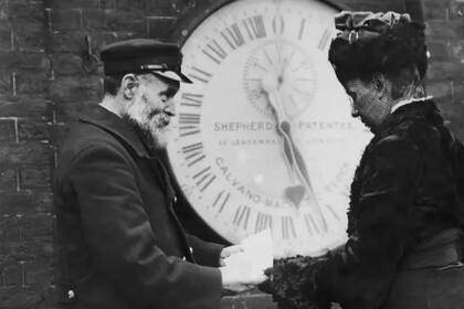 Ruth Belville recorría Londres vendiendo la hora.