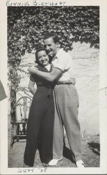 Ruth y Eliot Handler en se conocieron a los 16 años en Colorado, se pusieron de novios y poco antes de mudarse a California, se casaron