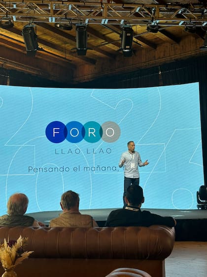Ruyú durante una conferencia en el marco del Foro Llao Llao