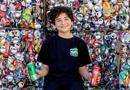 Ryan empezó a reciclar latas de aluminio a los 10 años