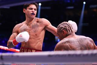 Ryan Garcia defiende el título wélter del CMB al noquear en segundo asalto a Conor Benn