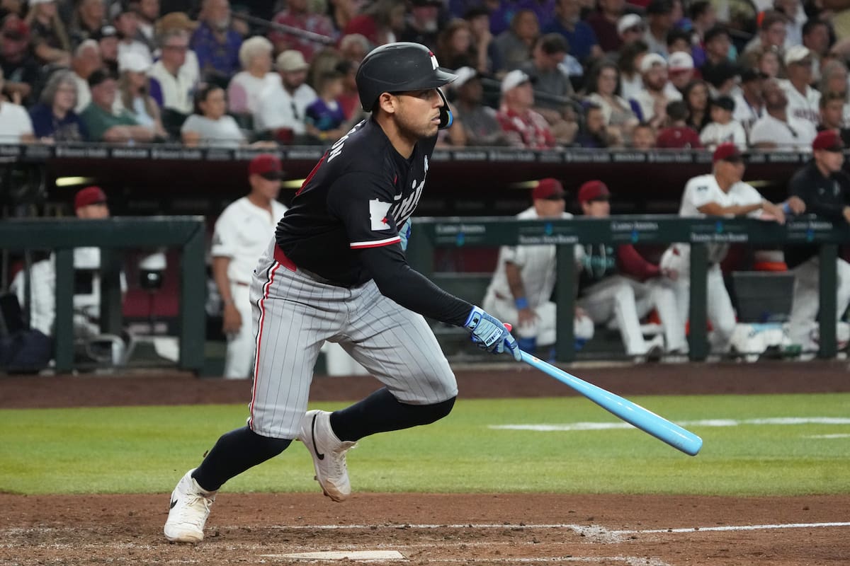 Ryan Kreidler conecta tres hits y Mellizos remontan y vencen por 4-2 a Diamondbacks