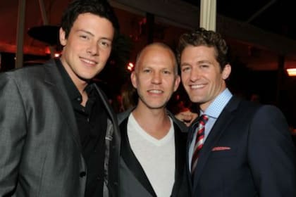 Ryan Murphy junto a Cory Monteith y Matthew Morrison
