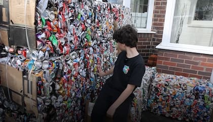 Ryan recolecta 20.000 latas por semana para ayudar a organizaciones benéficas