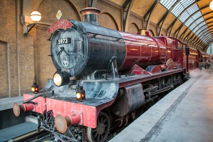 El Hogwarts Express pasó por la estación y rápidamente otro tren bloqueó la vista