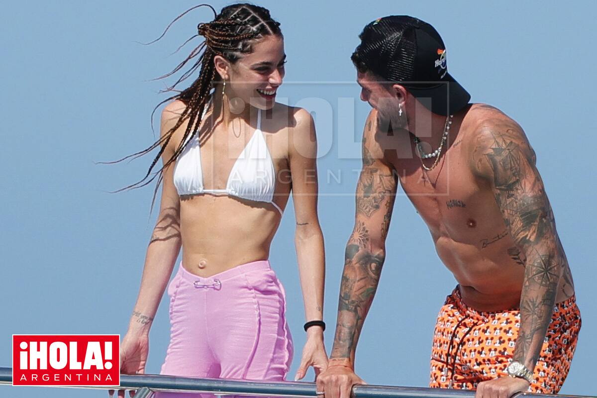 Sábado 25 o una jornada idílica. Sin apuros ni compromisos, bajo el sol del Mediterráneo, Tini y Rodrigo descansan a bordo de un crucero de lujo. Y se miman a la vista de todos: felices de gritar su amor.