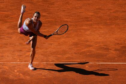 Sabalenka y la potencia de sus saques y devoluciones, armas clave para el juego que propone