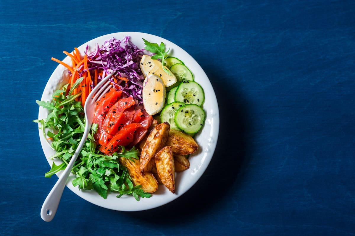Sabemos que estos días hay que hidratarse mucho y evitar las comidas pesadas; a continuación, más aliados y enemigos de la sensación térmica a 40°