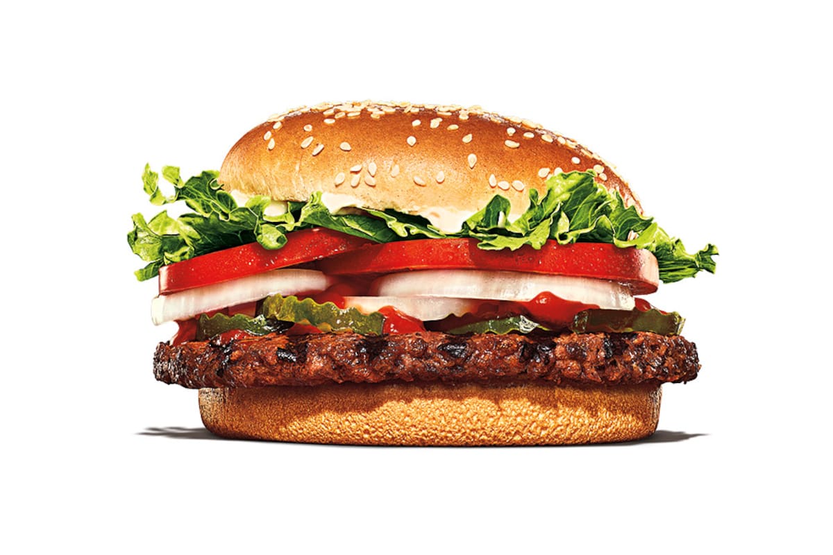 Sabor a parrilla, pero hecha de vegetales, cada vez más personas eligen reemplazar los medallones de carne por opciones vegetarianas para equilibrar una dieta más saludable.