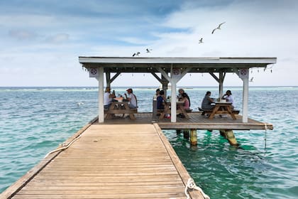Sabor local en el muelle de Zeerover