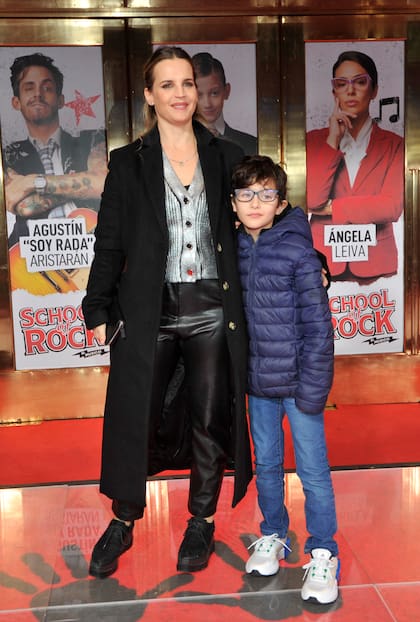 Sabrina Garciarena acudió a la cita junto a su hijo mayor, León