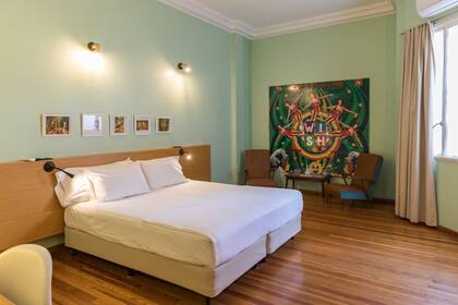 Sacha Mistol es un hotel de arte, con obras en sus habitaciones y espacios comunes.