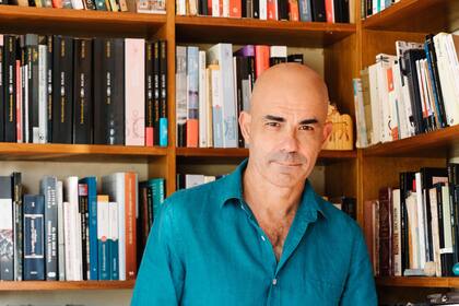 Sacheri ya trabaja en el segundo tomo de su libro de historia argentina y planea otros dos
