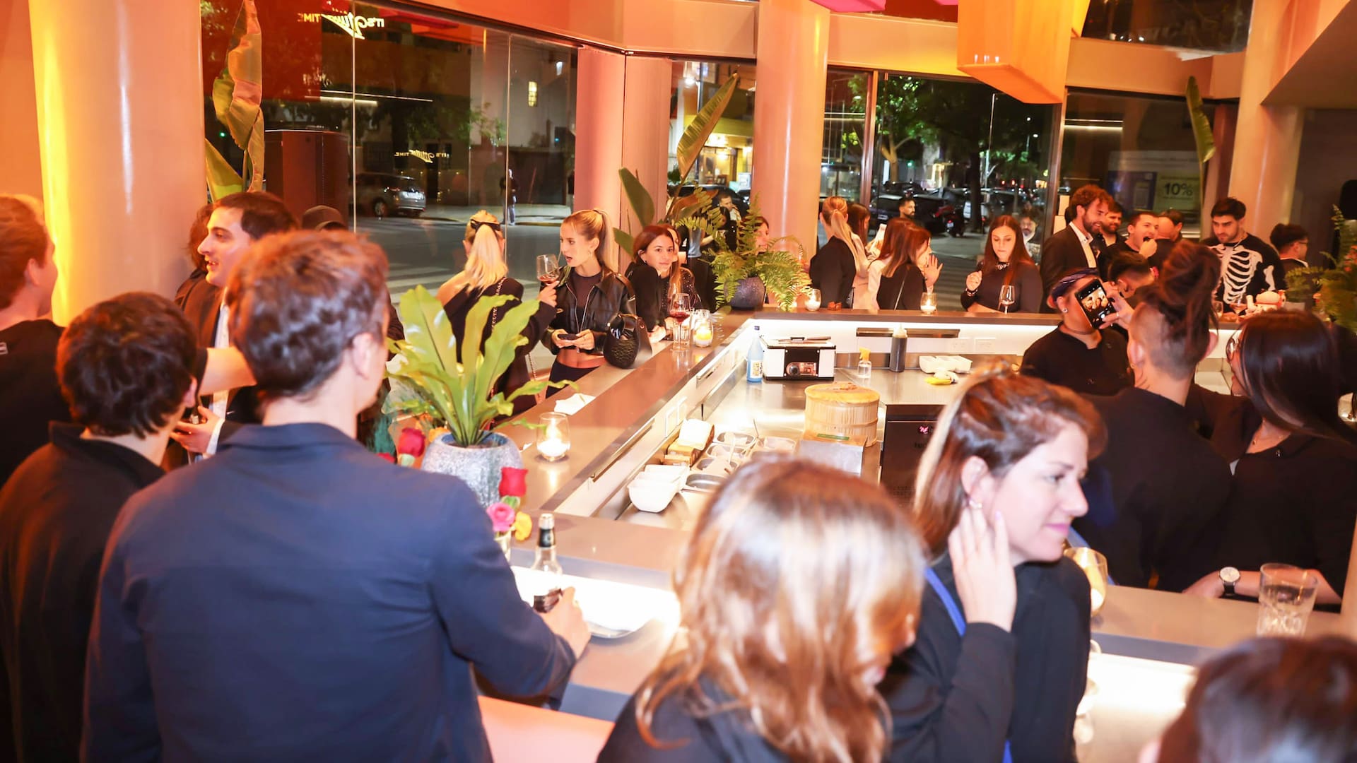 Sachi, el restaurant de Francisco Tinelli, el día de su inauguración