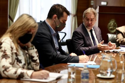 Sacnun, Martínez y Mirabella