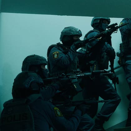 Sacrificio en sangre gira en torno a un asesino en serie que empieza a cazar a los miembros de las fuerzas de seguridad (Foto: Netflix)
