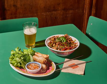 Saigón Noodle Bar cuenta también con una línea propia de cervezas artesanales, Viet Kong, desarrollada junto con Lumpen
