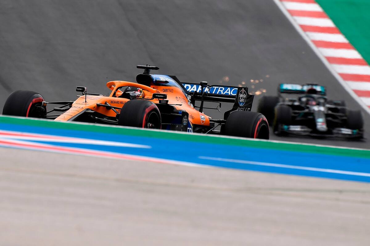 Sainz al frente y los Mercedes detrás; el arranque de la Fórmula 1 en Portugal dejó algunas escenas muy atractivas