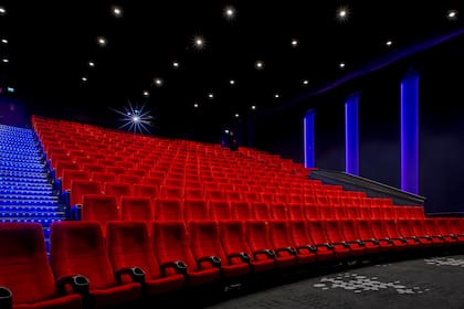 Una sala de cine vacía, la constante de 2020 por la cuarentena de coronavirus