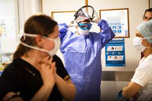 Sala de terapia intensiva para pacientes con COVID del hospital Posadas