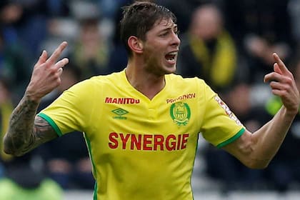 Sala, el delantero argentino que viajaba en una avioneta que desapareció de los radares en el Canal de la Mancha