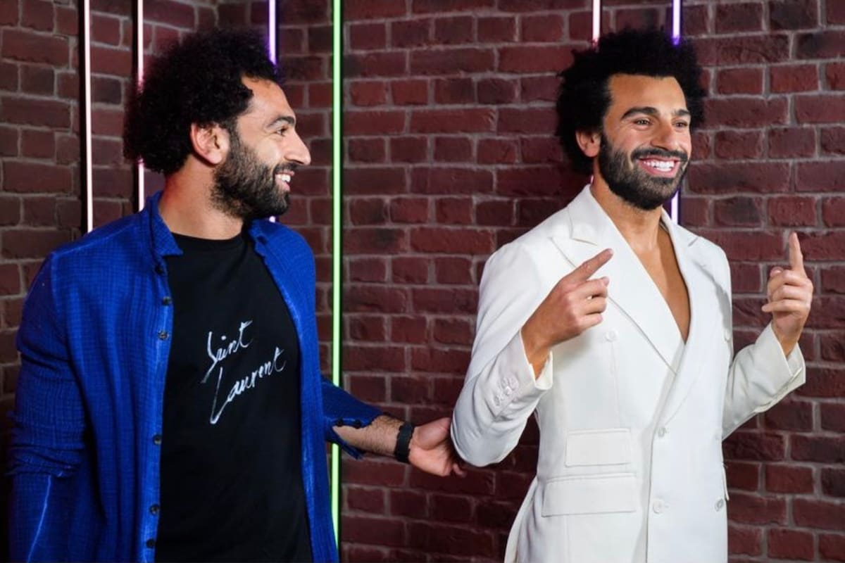 Salah junto a su nueva estatua de cera