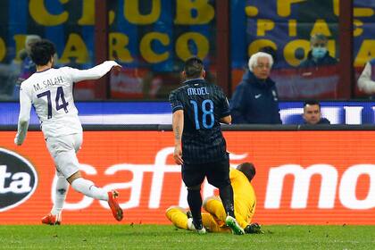 Salah marca el 1 a 0 para Fiorentina ante Inter