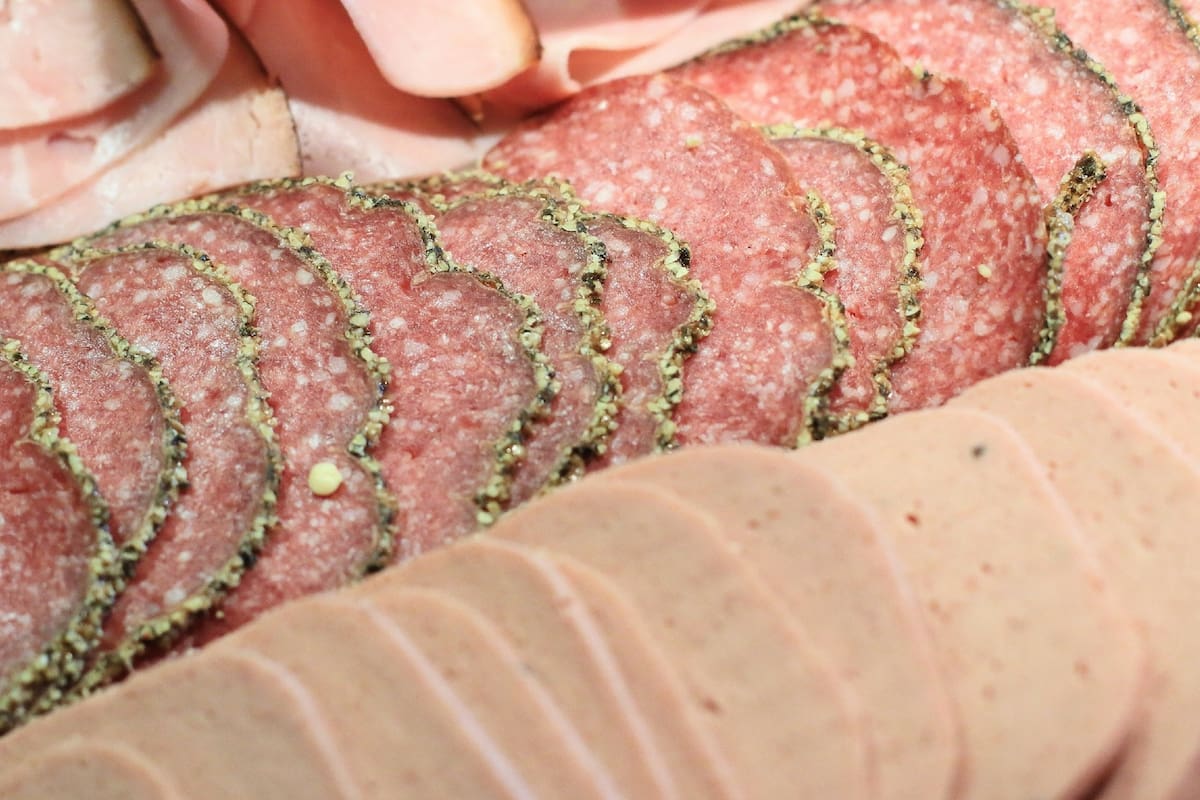 Salame y jamón. Dos clásicos de la picada argentina