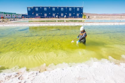 Salar de Olaroz, en Jujuy, donde la explotación de litio expande la industria minera