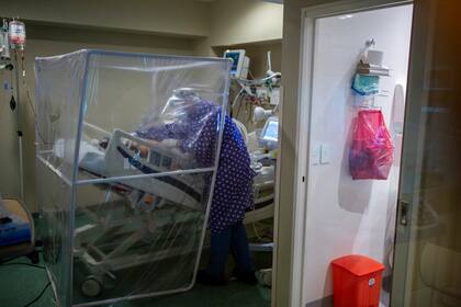 Salas de terapia intensiva en el ITAC, Instituto de Transplantes y Alta Complejidad para pacientes con Coronavirus. Covid 19