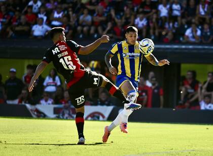 Salcedo va al cruce del avance de Julián Fernández