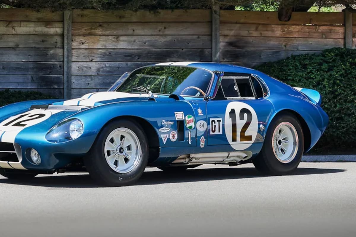Sale a subasta uno de los seis Shelby Cobra Daytona Coupe de 1964 (foto: Gooding Christie´s)