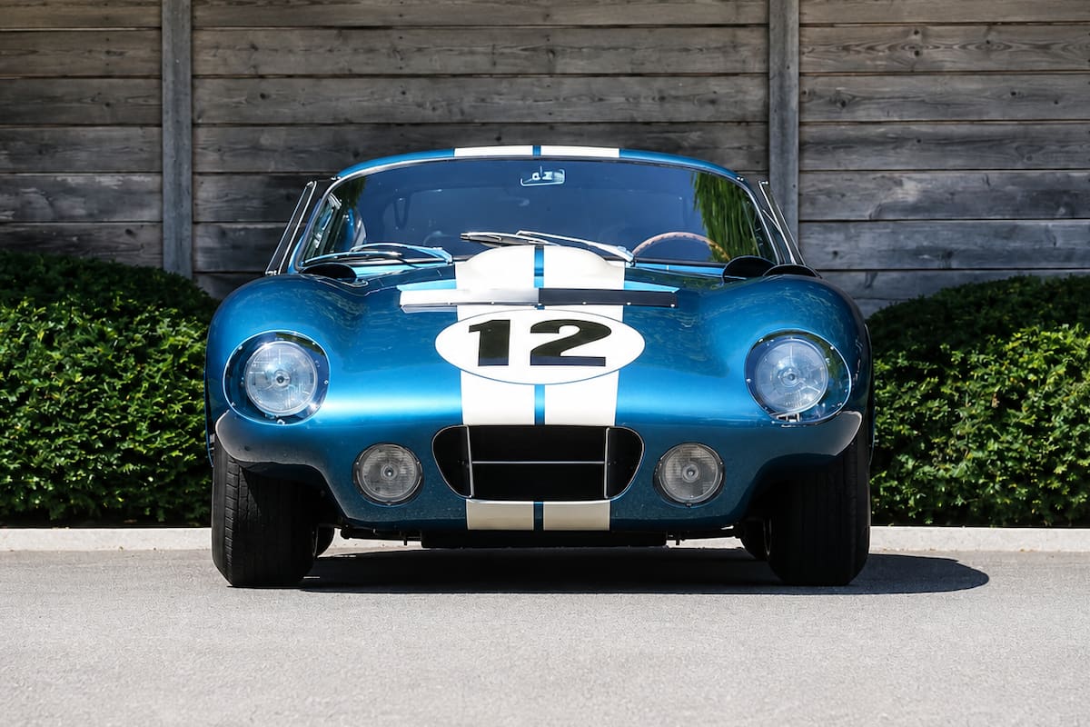 Sale a subasta uno de los seis Shelby Cobra Daytona Coupe de 1964 (foto: Gooding Christie´s)