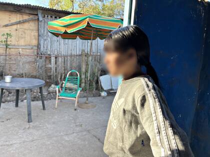 "Salimos sólo por el barrio porque por otro lado no nos conocen y tenemos miedo de que nos pase otra cosa”, cuenta Mía (12 años)