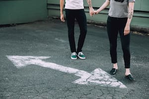 Salió a caminar con su pareja y se encontró con una romántica sorpresa