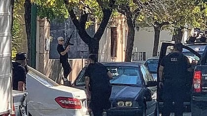 Salió a la calle con una carabina y disparó a mansalva en Rafaela: tres heridos