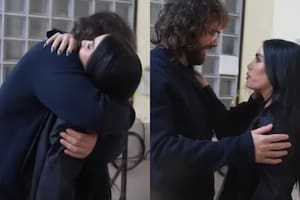 Salió a la luz un clip del backstage del Cris Morena Day y el momento del reencuentro de Peter Lanzani y Lali se volvió viral (Foto: Captura de video / YouTube Casi Ángeles)