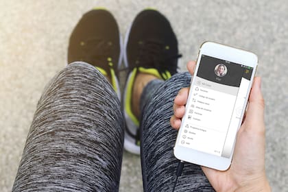 Salir de vacaciones implica dejar tu casa y tus objetos personales, además de exponerte a diferentes riesgos muy comunes en la actualidad. Para que puedas irte con tranquilidad, PROSEGUR desarrolló una aplicación inteligente donde podés monitorear tu casa desde cualquier parte del mundo