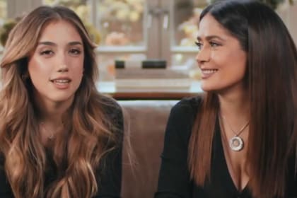 Salma Hayek junto a su hija Valentina planea