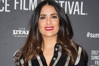 Salma Hayek revolucionó las redes tras un peculiar detalle junto a su madre
