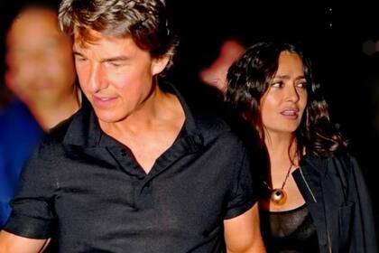 Salma Hayek y Tom Cruise salieron a cenar, pero se encontraron con algo inesperado