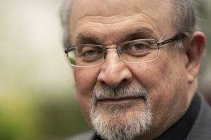 Salman Rushdie vivió en la clandestinidad durante una década