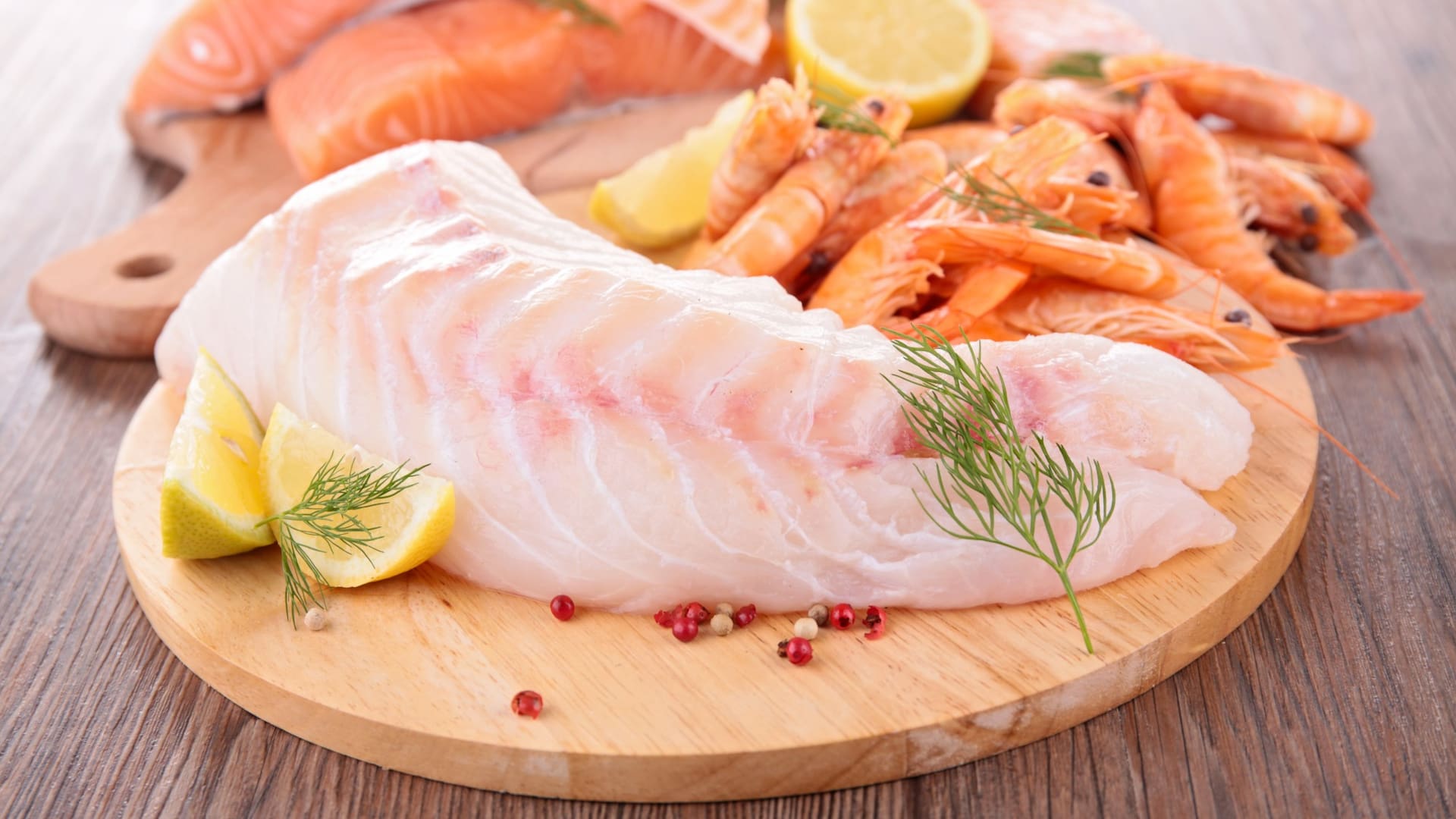 ¿Salmón y merluza? Cuáles son los nuevos pescados que conquistan la gastronomía