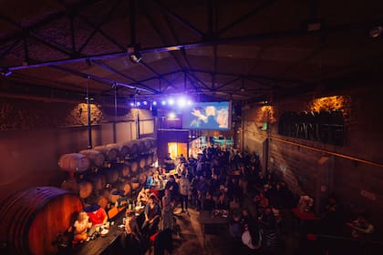 Salón de la cervecería Strange 2, en Chacarita