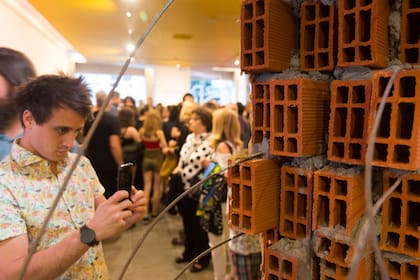 Detalle de "Derrumbe", obra de Juan Sorrentino, ganadora del primer premio en instalaciones y medios alternativos