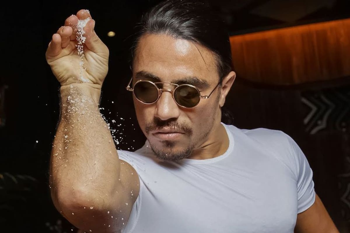 Salt Bae es furor no solo por sus restaurantes sino por su extravagancia, pero un nuevo ranking lo ubica en un lamentable lugar en Londres