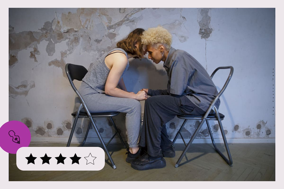 Salvar el fuego, una propuesta basada en textos de Mariana Enríquez, que incorpora a los espectadores en un lugar confidencial